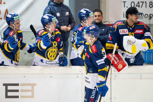Raphael Prassl of Davos celebrates