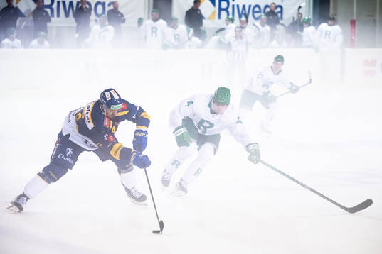 Matej Stransky of Davos and Johannes Johannesen of Rögle