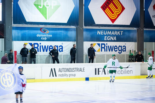 Head coach Cam Abbott, assistant coach Roger Hansson and