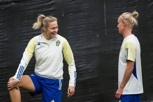Fridolina Rolfö and Caroline Seger of the Swedish women's