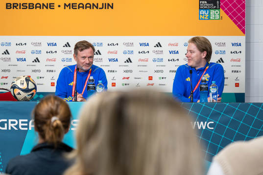 Head coach Peter Gerhardsson and press officer Fredrik