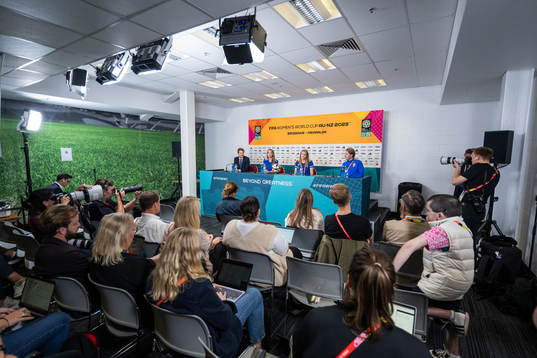 Kosovare Asllani, Magdalena Eriksson and press officer