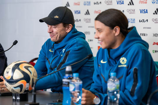 Head coach Tony Gustavsson and Sam Kerr of the Australian