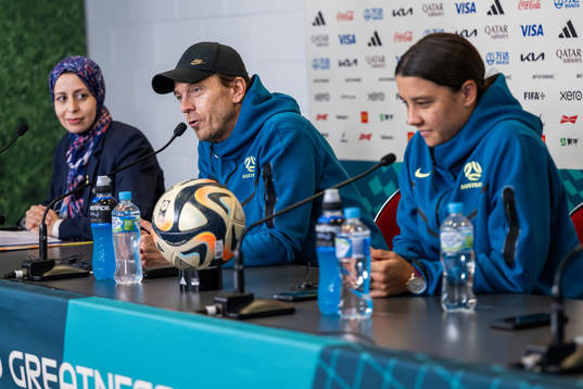Head coach Tony Gustavsson and Sam Kerr of the Australian