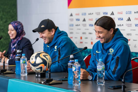 Head coach Tony Gustavsson and Sam Kerr of the Australian