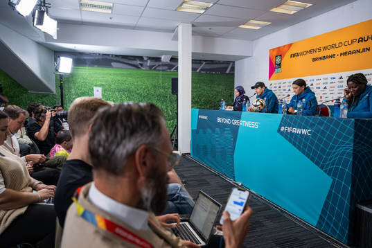 Head coach Tony Gustavsson and Sam Kerr of the Australian