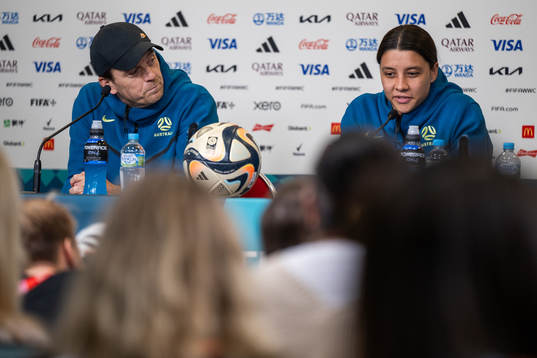 Head coach Tony Gustavsson and Sam Kerr of the Australian