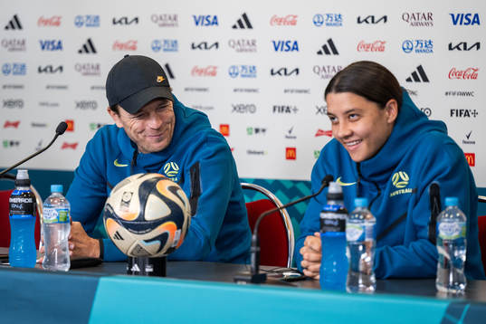 Head coach Tony Gustavsson and Sam Kerr of the Australian