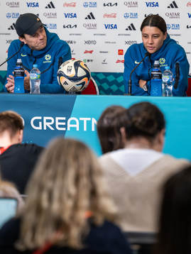 Head coach Tony Gustavsson and Sam Kerr of the Australian