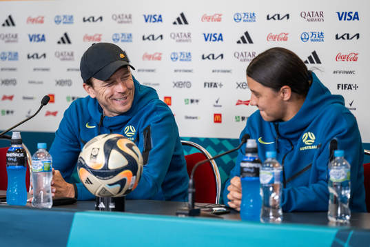 Head coach Tony Gustavsson and Sam Kerr of the Australian