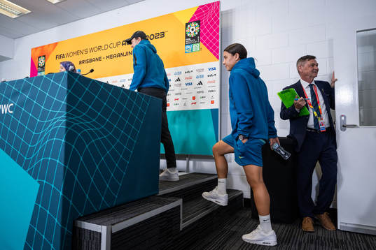 Head coach Tony Gustavsson and Sam Kerr of the Australian