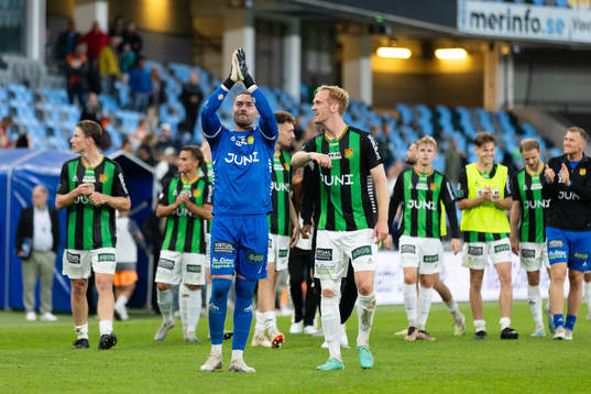 GAIS målvakt Mergim Krasniqi och Viktor Krüger jublar