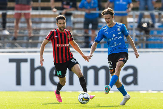 Brommapojkarnas Marijan Cosic och Halmstads Erik Ahlstrand