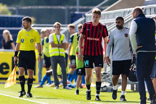 Brommapojkarnas Torbjörn Lysaker Heggem kliver av med en