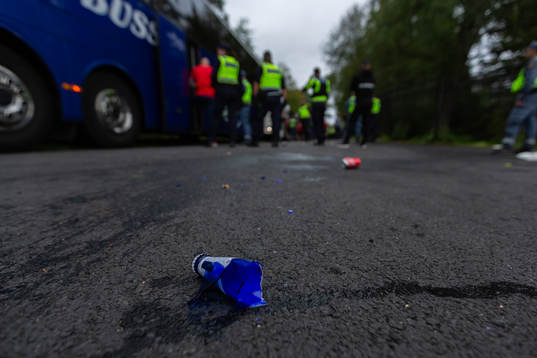 En sönderslagen glasflaska