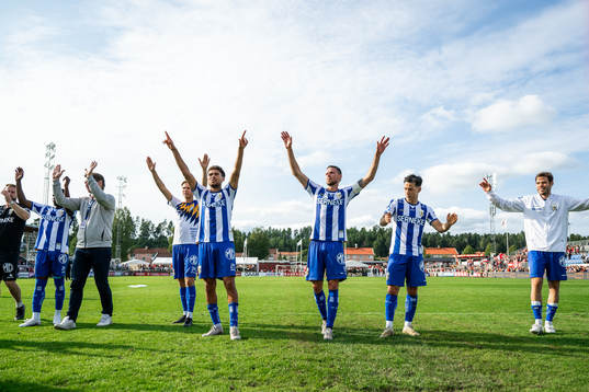 IFK Göteborgs Marcus Berg jublar med lagkamrater