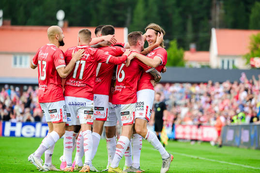 Degerfors Gustav Granath jublar