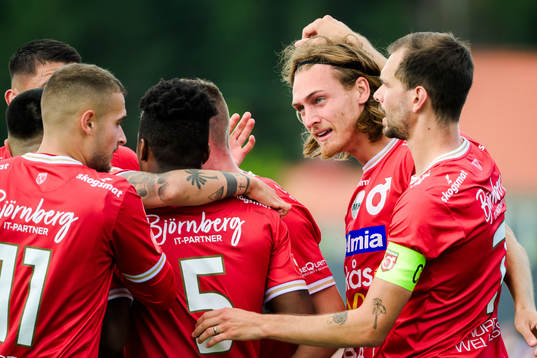 Degerfors Gustav Granath jublar