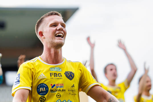 Falkenbergs Tim Stålheden jublar