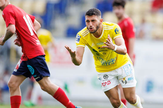 Falkenbergs Leonardo Farah Shahin reagerar
