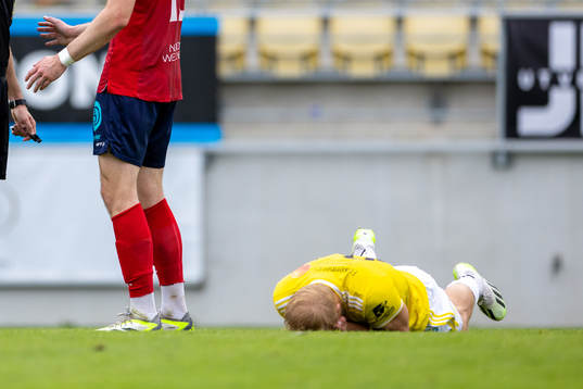 Falkenbergs Oskar Christiansson har ont