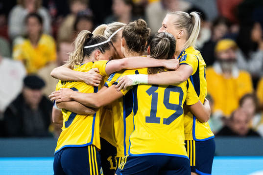 Kosovare Asllani of Sweden celebrates with team mates