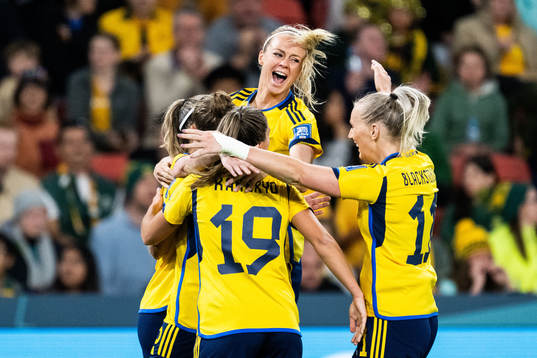 Kosovare Asllani of Sweden celebrates with Johanna Rytting
