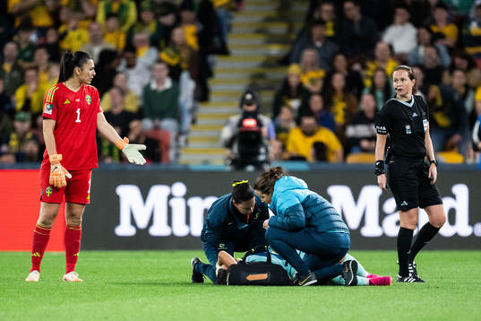goalkeeper Zecira Musovic of Sweden in discussion with