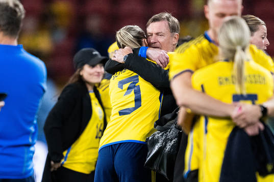 Linda Sembrant and Head coach Peter Gerhardsson of Sweden
