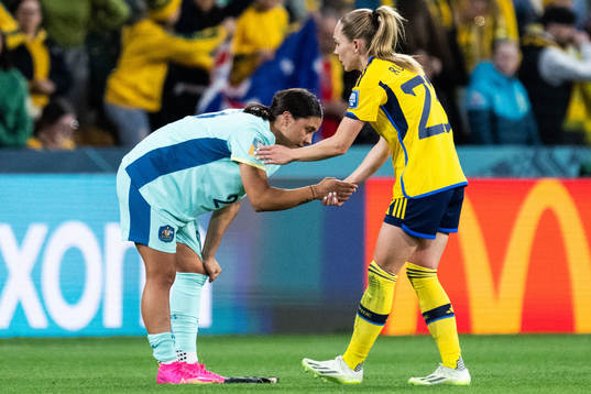 Sam Kerr of Australia and Elin Rubensson of Sweden