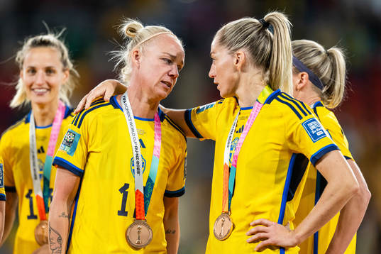 Caroline Seger and Linda Sembrant of Sweden at the award