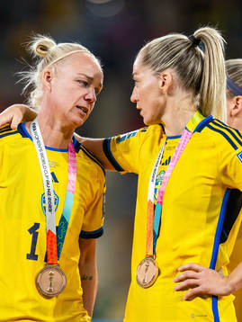 Caroline Seger and Linda Sembrant of Sweden at the award