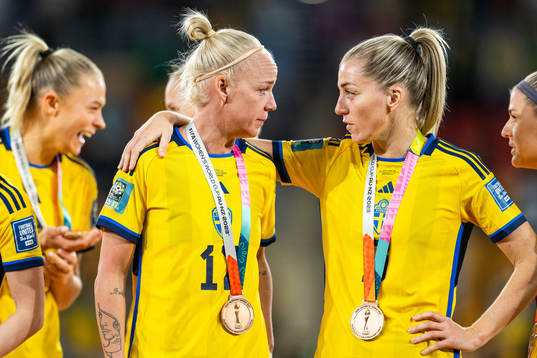 Caroline Seger and Linda Sembrant of Sweden at the award