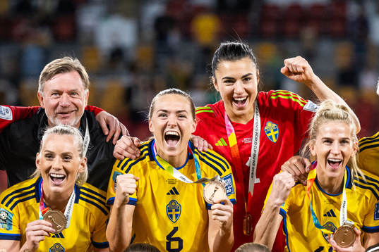Head coach Peter Gerhardsson, Stina Blackstenius, Magdalena