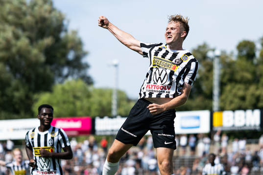 Landskronas Jesper Strid jublar