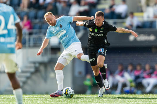 Gefles Oscar Lundin och Örebros Samuel Kroon