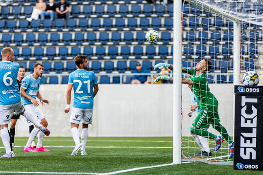 Gefles målvakt Robin Wallinder