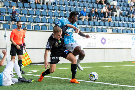 Örebros Valgeir Valgeirsson och Gefles York Rafael