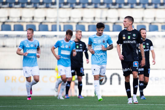 Örebros Samuel Kroon deppar
