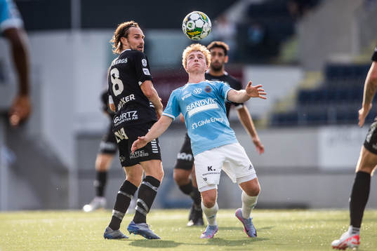 Örebros Kevin Walker och Gefles Constantino Capotondi