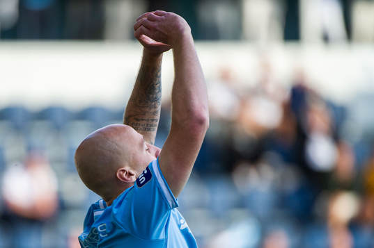 Gefles Anton Lundin jublar