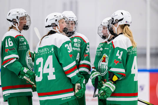 Rögles Moa Jacobsson, Mella Liegnell och Wilma Hjelm