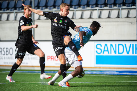 Örebros Valgeir Valgeirsson och Gefles York Rafael