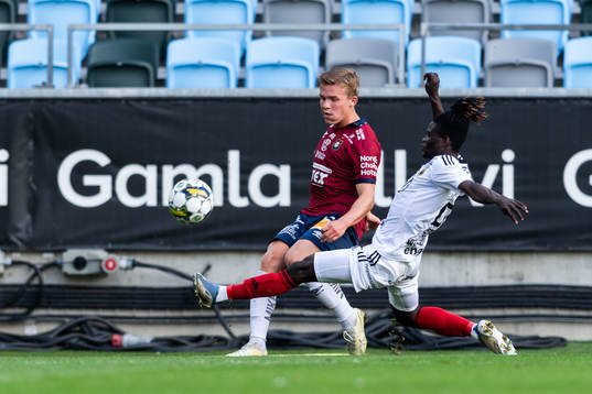 Örgrytes Isak Dahlqvist och Östersunds Yannick Armel
