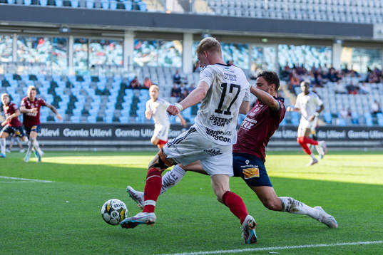 Östersunds Malcolm Stolt och Örgrytes Jonathan Azulay