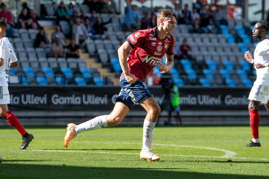 Örgrytes Noah Christoffersson jublar
