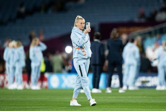 Chloe Kelly of England