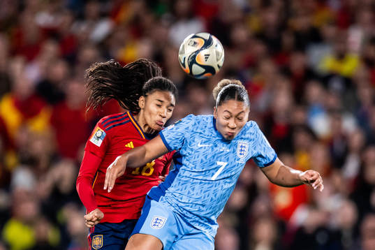 Salma Paralluelo of Spain and Lauren James of England