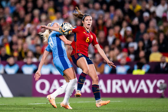 Chloe Kelly of England and Aitana Bonmati of Spain