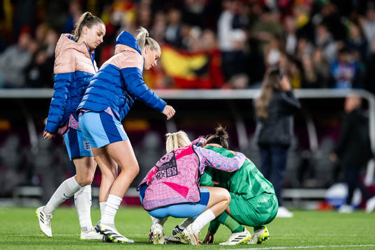 Goalkeeper Mary Earps of England looks dejected
